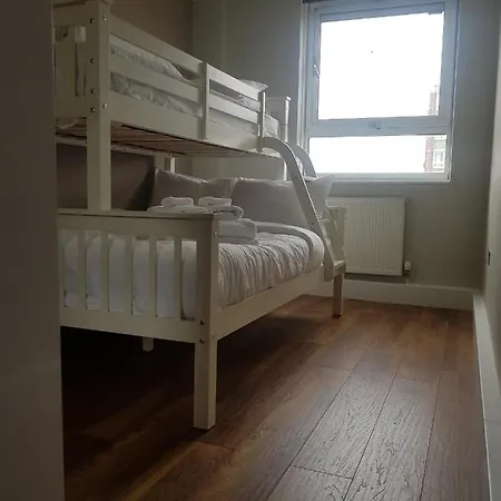 Beautiful 3-Bedroom Flat With Stunning Views Londra Esterno foto