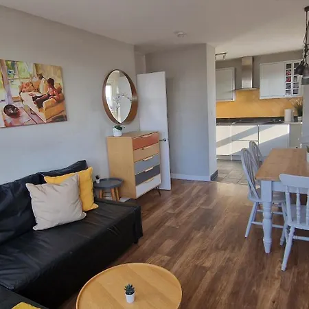 Beautiful 3-Bedroom Flat With Stunning Views Londra Esterno foto