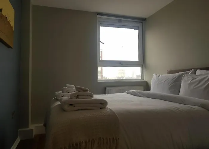 Beautiful 3-Bedroom Flat With Stunning Views